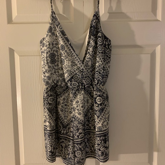 Navy Blue & White Romper - Picture 2 of 4